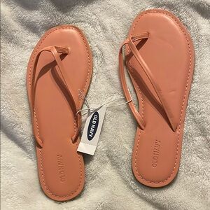 Old Navy Women's Peach Flip Flop Sandals